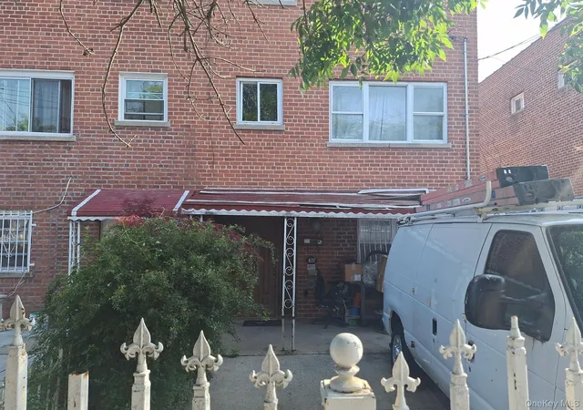 1st image of 1037 E 219th St, New York, NY 10469 | MLS# 878395