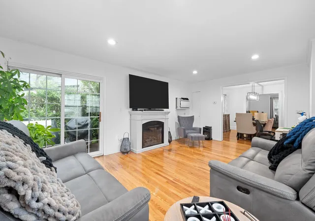Photo 3 of Sale Pending at 17 Sachem St, East Rockaway, NY 11518 | MLS# 878515 | Listing updated on 2025-11-26