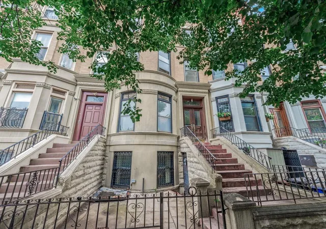Photo 3 of Sale Pending at 1269 Bergen St #HSE, Brooklyn, NY 11213 | MLS# 879024 | Listing updated on 2025-09-11