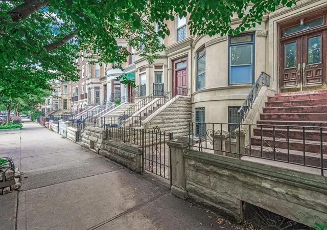 Photo 3 of Sale Pending at 1269 Bergen St #HSE, Brooklyn, NY 11213 | MLS# 879024 | Listing updated on 2025-09-11