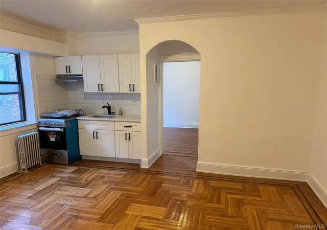 2nd image of 61 40 Saunders St #D24, Rego Park, NY 11374 | MLS# 879831