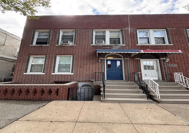 1st image of 1821 Parkview Ave, Bronx, NY 10461 | MLS# 880738