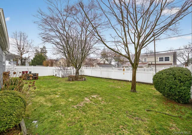 14th image of 53 Dosoris Ln, Glen Cove, NY 11542 | MLS# 881077