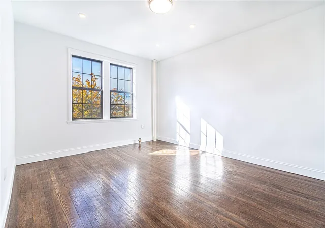 2nd image of 68-30 Burns St, Forest Hills, NY 11375
