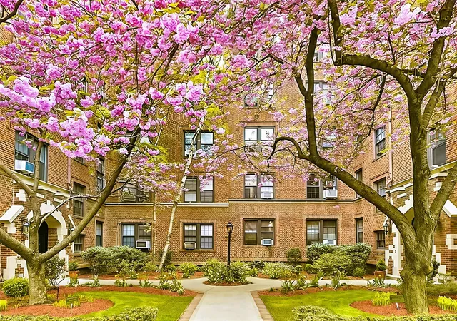 12th image of 68 30 Burns St #3D, Forest Hills, NY 11375 | MLS# 881115