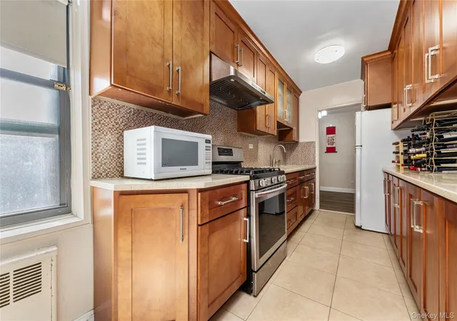 3rd image of 33-07 91 St St #3K, Jackson Heights, NY 11372 | MLS# 882162