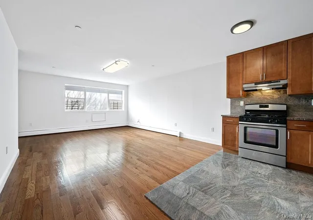 Photo 4 of House for sale at 16003 Sanford Ave, Flushing, NY 11358 | MLS# 882182 | Listing updated on 2026-07-25