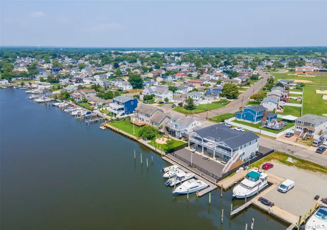 1st image of 390 E Shore Rd, Lindenhurst, NY 11757 | MLS# 882198