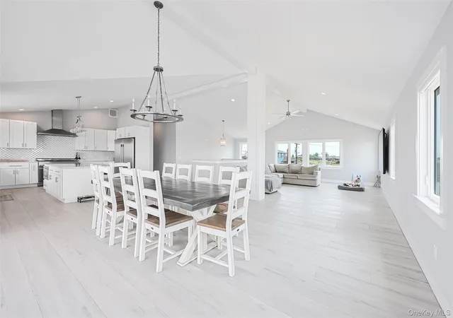 4th image of 390 E Shore Rd, Lindenhurst, NY 11757 | MLS# 882198