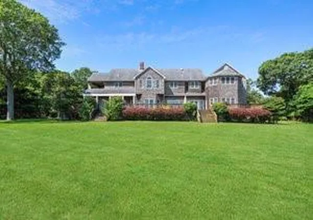 Photo 3 of Sale Pending at 3 Old Mastic Dr, Mastic Beach, NY 11951 | MLS# 883339 | Listing updated on 2025-08-05