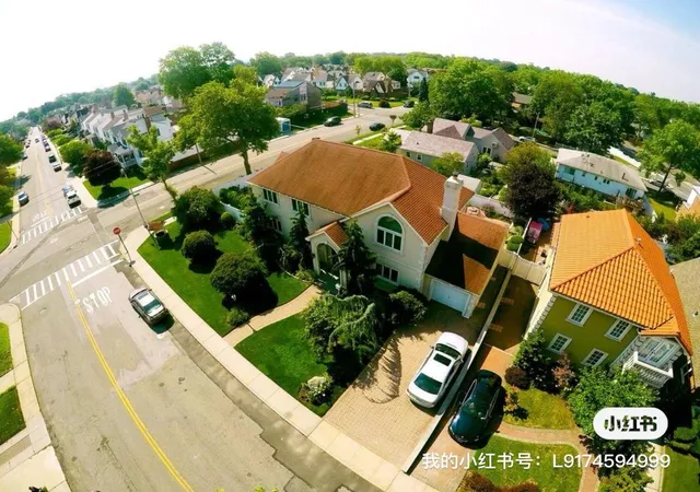 Photo 3 of Sale Pending at 16366 23rd Avenue, Whitestone, NY 11357 | MLS# 884034 | Listing updated on 2025-08-15