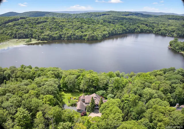 1st image of 6 Old Cranberry Rd, Sloatsburg, NY 10974 | MLS# 884390