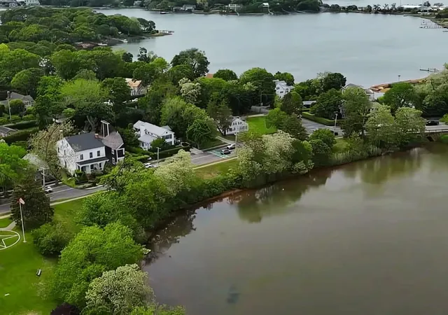 1st image of 352 Main St, Sag Harbor, NY 11963 | MLS# 884422