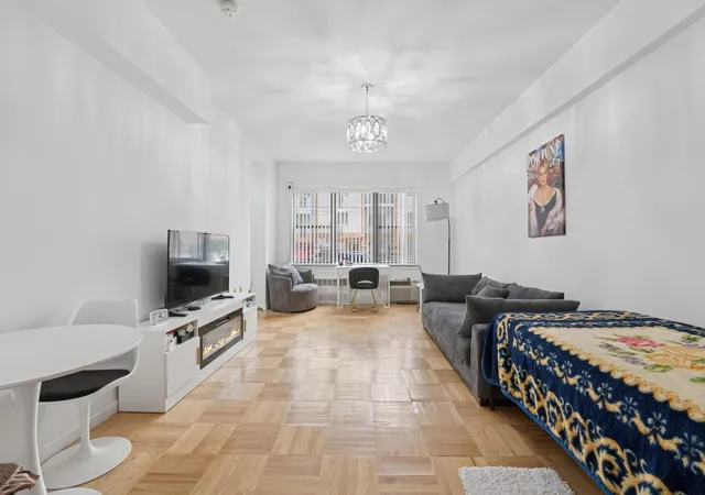 1st image of 76 26 113th St #1B, Forest Hills, NY 11375 | MLS# 884938