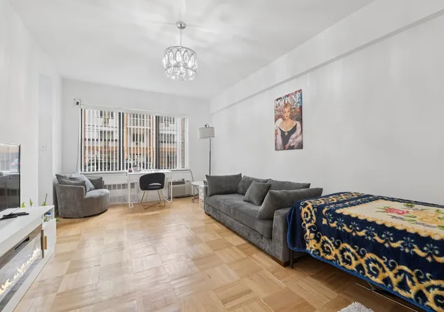 3rd image of 76-26 113Th St, New York, NY 11375