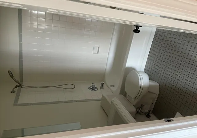 Photo 2 of Sale Pending at 3220 Fairfield Ave #6D, Bronx, NY 10463 | MLS# 886334 | Listing updated on 2025-10-18
