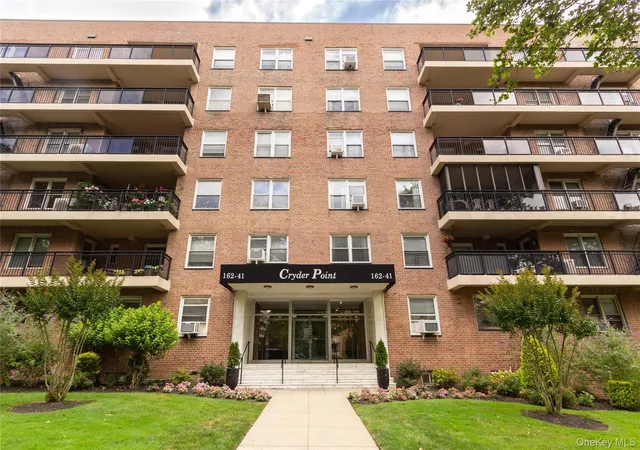 2nd image of 162 41 Powells Cove Blvd #4K, Whitestone, NY 11357 | MLS# 886886