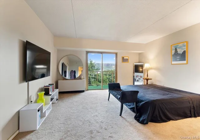 3rd image of 1020 Warburton Ave, Yonkers, NY 10701