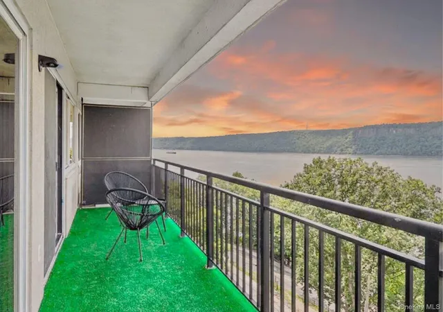2nd image of 1020 Warburton Ave, Yonkers, NY 10701
