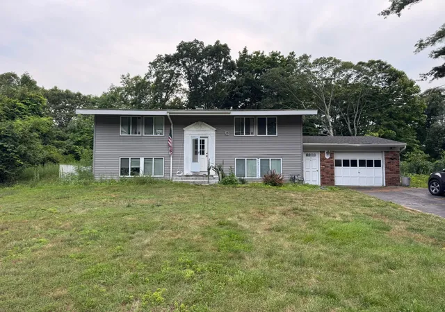 Single family home for sale at 12 Deer Ln, East Setauket, NY 11733 | MLS# 887003 | Listing updated on 2025-12-24