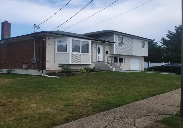 3rd image of 5 Sportsmans Ave, Hempstead, NY 11520 | MLS# 887192