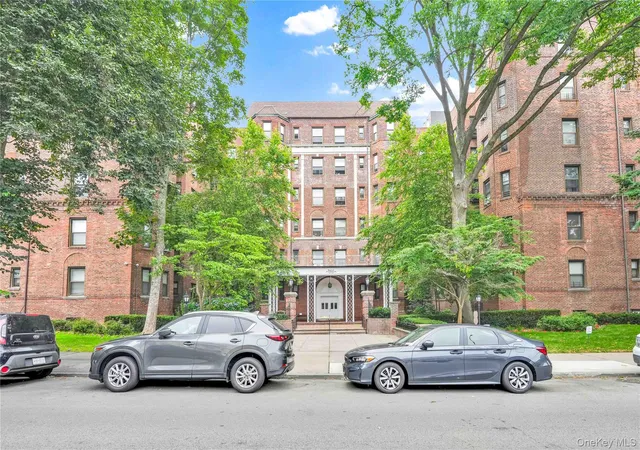 Condo for sale at 84-51 Beverly Rd #5P, Kew Gardens, NY 11415 | MLS# 887371