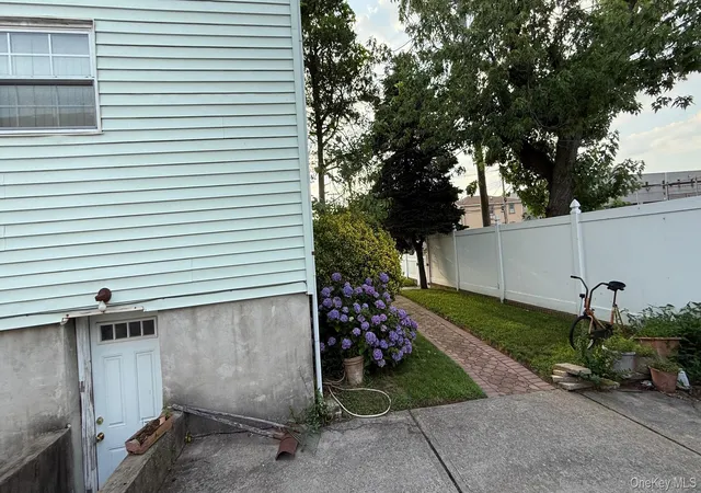 4th image of 14605 227Th St, Springfield Gardens, NY 11413 | MLS# 887398