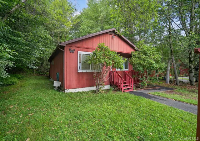Homes for sale in South Fallsburg, NY | 65 Timber Hill Ln, South Fallsburg, NY 12779 | MLS# 887547