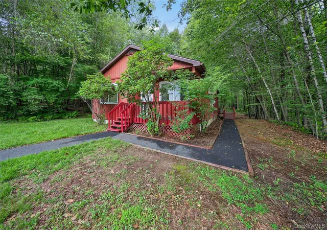 Homes for sale in South Fallsburg, NY | 65 Timber Hill Ln, South Fallsburg, NY 12779 | MLS# 887547