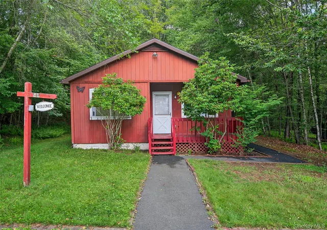 Homes for sale in South Fallsburg, NY | 65 Timber Hill Ln, South Fallsburg, NY 12779 | MLS# 887547