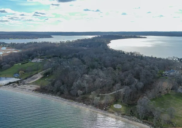 Photo 3 of Mansion for sale at 145 Centre Is Rd, Oyster Bay, NY 11771 | MLS# 887894 | Listing updated on 2026-07-05