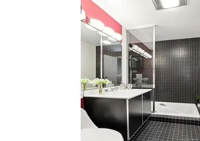 Photo 2 of Condo for sale at 8 W 65Th St #5A, New York, NY 10023 | MLS# 887910 | Listing updated on 2026-01-29