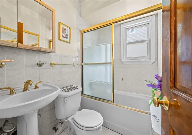 Photo 4 of Sale Pending at 11919 236Th St, Cambria Heights, NY 11411 | MLS# 888918 | Listing updated on 2025-09-29