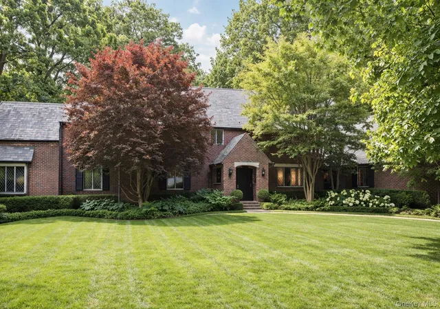 Photo 1 of Sale Pending at 118 Highland Rd, Glen Cove, NY 11542 | MLS# 889913 | Listing updated on 2026-08-27