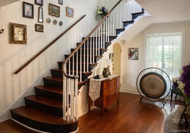 Photo 2 of Sale Pending at 118 Highland Rd, Glen Cove, NY 11542 | MLS# 889913 | Listing updated on 2026-08-27