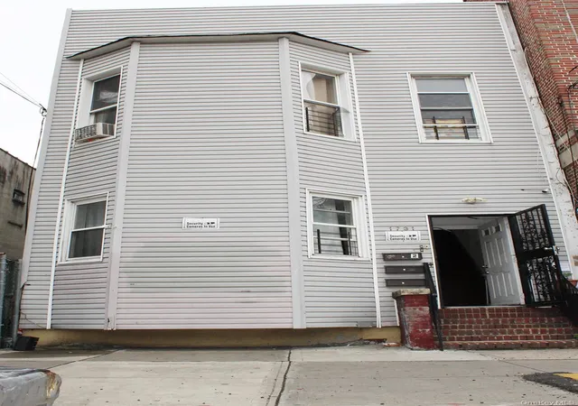 3rd image of 1731 White Plains Rd, Bronx, NY 10462 | MLS# 890156