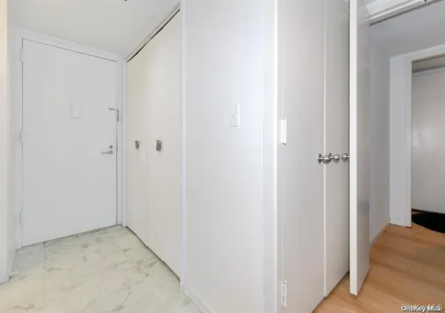 Photo 3 of Sale Pending at 88 Cuttermill Rd #112, Great Neck, NY 11021 | MLS# 890396 | Listing updated on 2026-04-22