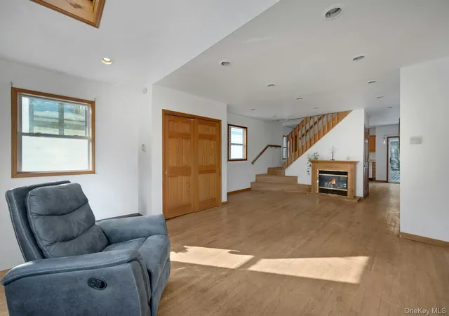Photo 2 of House for sale at 74 Aster Pl #74, New York, NY 10465 | MLS# 890819 | Listing updated on 2026-09-02