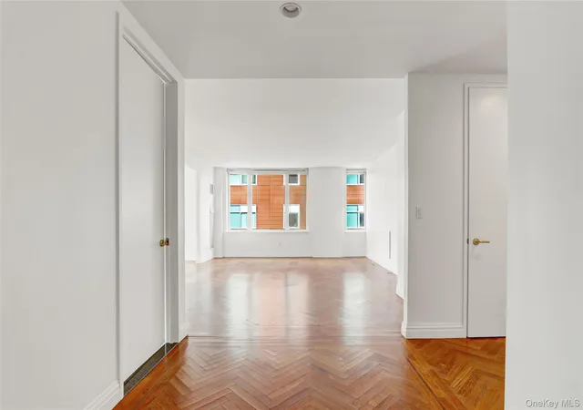 4th image of 90 E End Ave #10B, New York, NY 10028 | MLS# 891105