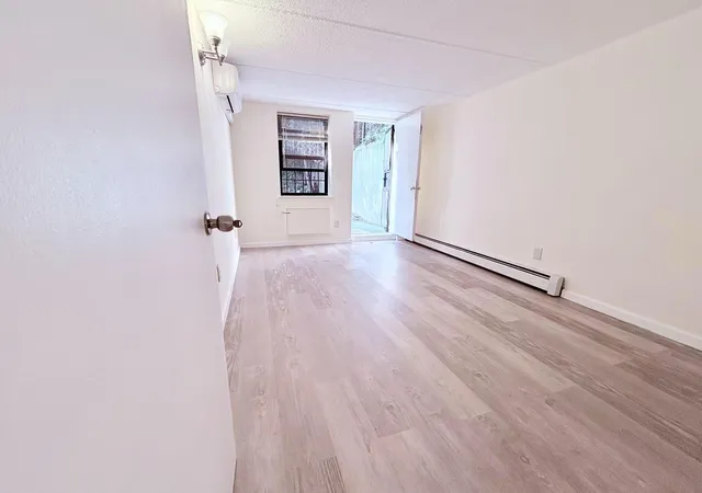 2nd image of 143 53 Barclay Ave #A9, Flushing, NY 11355 | MLS# 891336