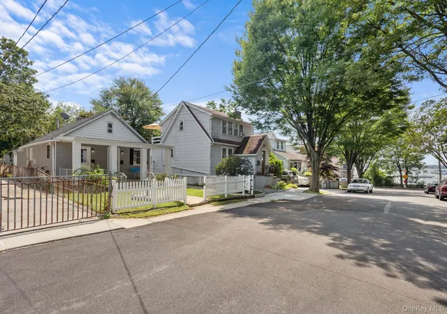 Photo 1 of Sale Pending at 32 Tier St, Bronx, NY 10464 | MLS# 891338 | Listing updated on 2025-12-30