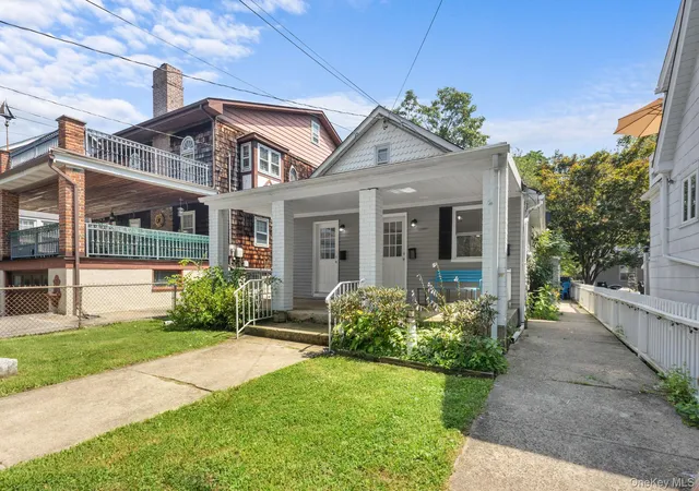 Photo 2 of Sale Pending at 32 Tier St, Bronx, NY 10464 | MLS# 891338 | Listing updated on 2025-12-30