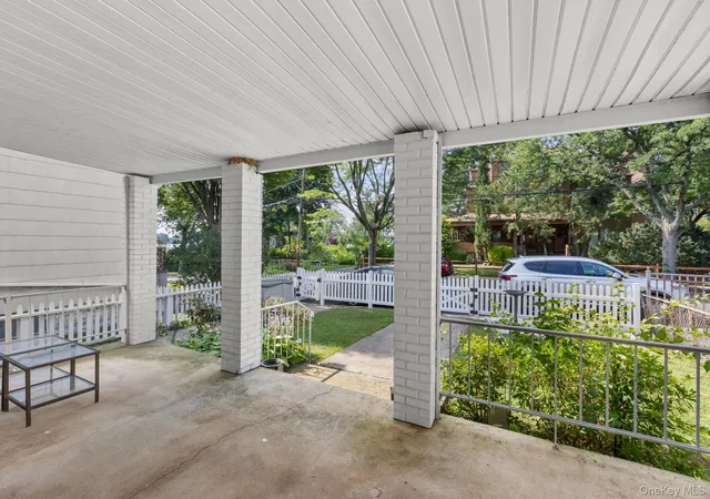 Photo 3 of Sale Pending at 32 Tier St, Bronx, NY 10464 | MLS# 891338 | Listing updated on 2025-12-30