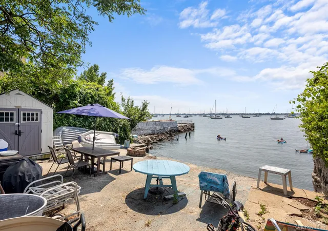 Photo 3 of Sale Pending at 32 Tier St, Bronx, NY 10464 | MLS# 891338 | Listing updated on 2025-12-30