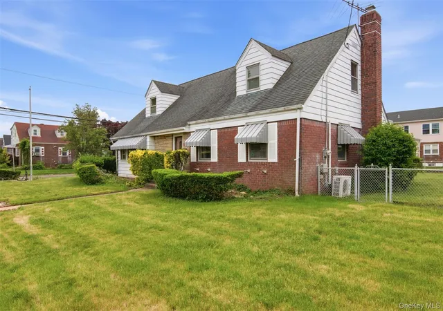 2nd image of 1001 N 4th St, New Hyde Park, NY 11040 | MLS# 892348