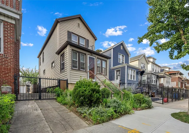 2nd image of 2121 Quimby Ave, New York, NY 10473 | MLS# 892475