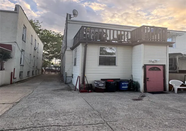 Photo 3 of Sale Pending at 2936 Hone Ave, Bronx, NY 10469 | MLS# 892551 | Listing updated on 2026-07-13