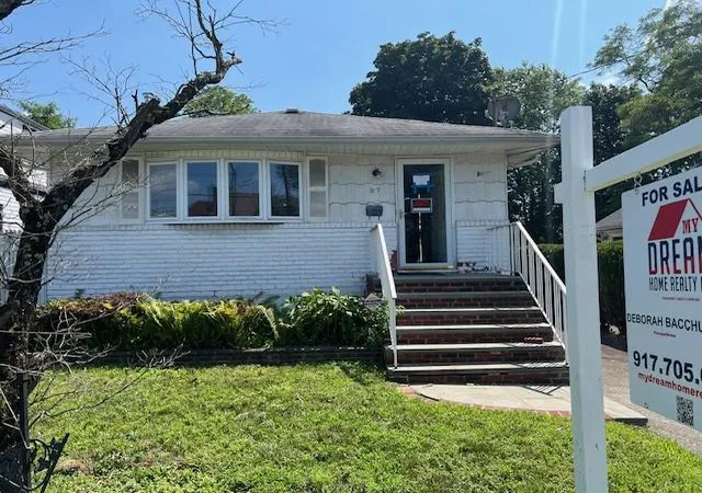 4th image of 87 W Clinton Ave, Hempstead, NY 11575 | MLS# 893038