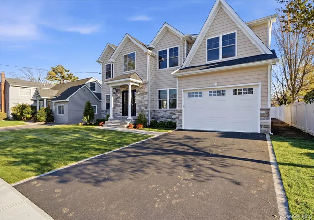 3rd image of 32 Massapequa Ave, Massapequa Park, NY 11762 | MLS# 893141