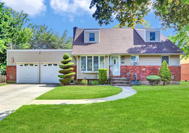 Photo 1 of Sale Pending at 181 Maple Ave, East Meadow, NY 11554 | MLS# 893305 | Listing updated on 2025-09-16